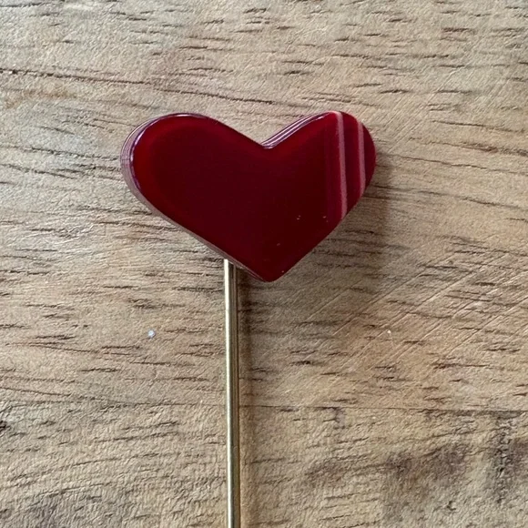 Pretty little gold stick pin with dark red heart, great Valentine’s Day gift - Picture 4 of 10